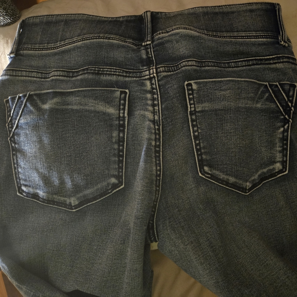 Apt. 9 Jeans size 6s womens  these jeans are great for belly control! BNWOT